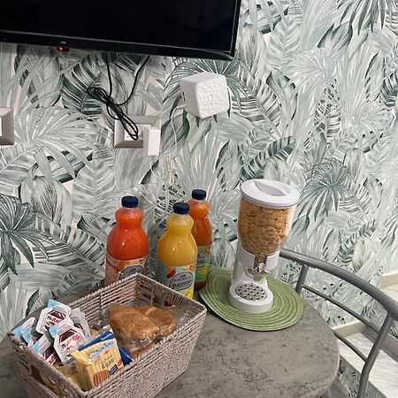 Bed and Breakfast La Casa Di Raffaele Napoli Centro Zewnętrze zdjęcie