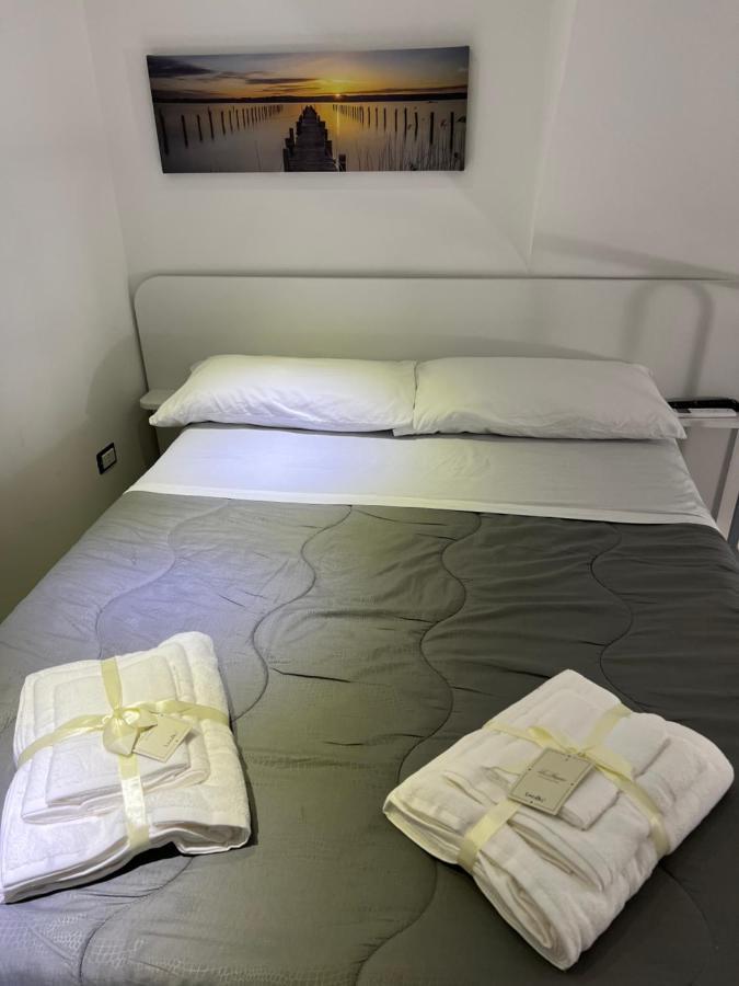 Bed and Breakfast La Casa Di Raffaele Napoli Centro Zewnętrze zdjęcie